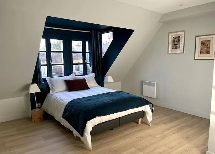 Duplex 50M2 Renove, Hyper-Centre, St Sauveur